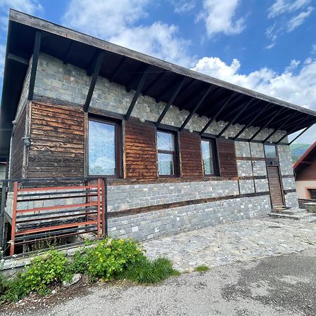 Willa Casuta De Piatra Buşteni Zewnętrze zdjęcie
